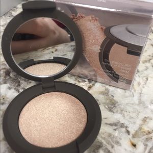 Shimmering Skin Perfector Pressed highlighter